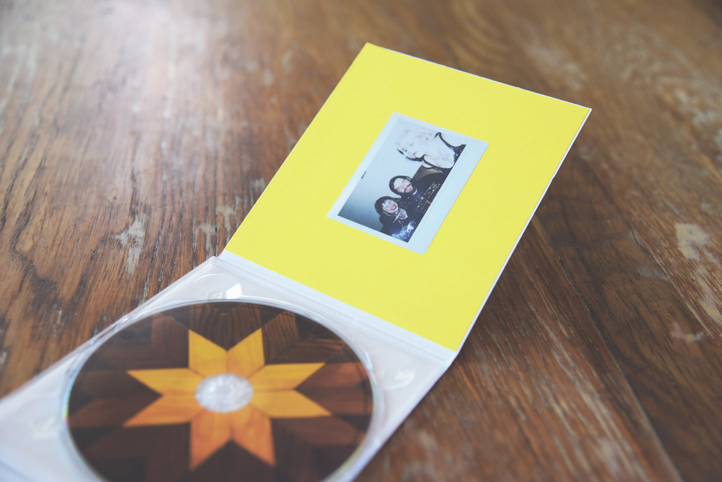 VISSIA Place Holder CD inside look
